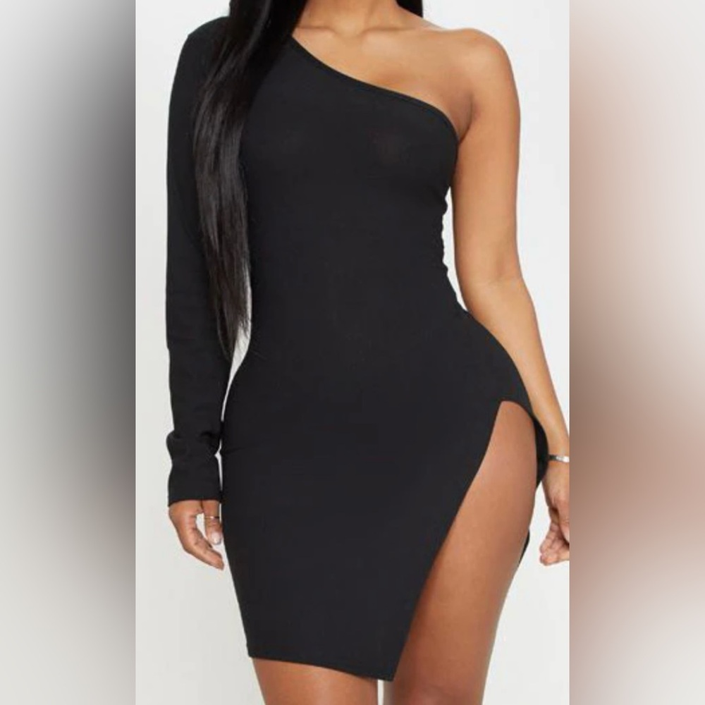 PrettyLittleThing Shape Black One Shoulder Split Bodycon Dress